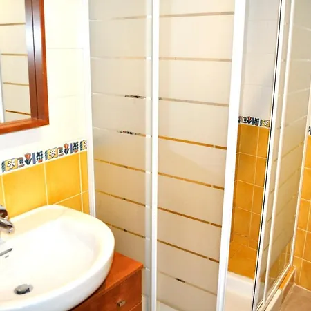 Suenos De Mar F5, 2 Dormitorios, Puerto Nautico, By Bookindenia Dénia